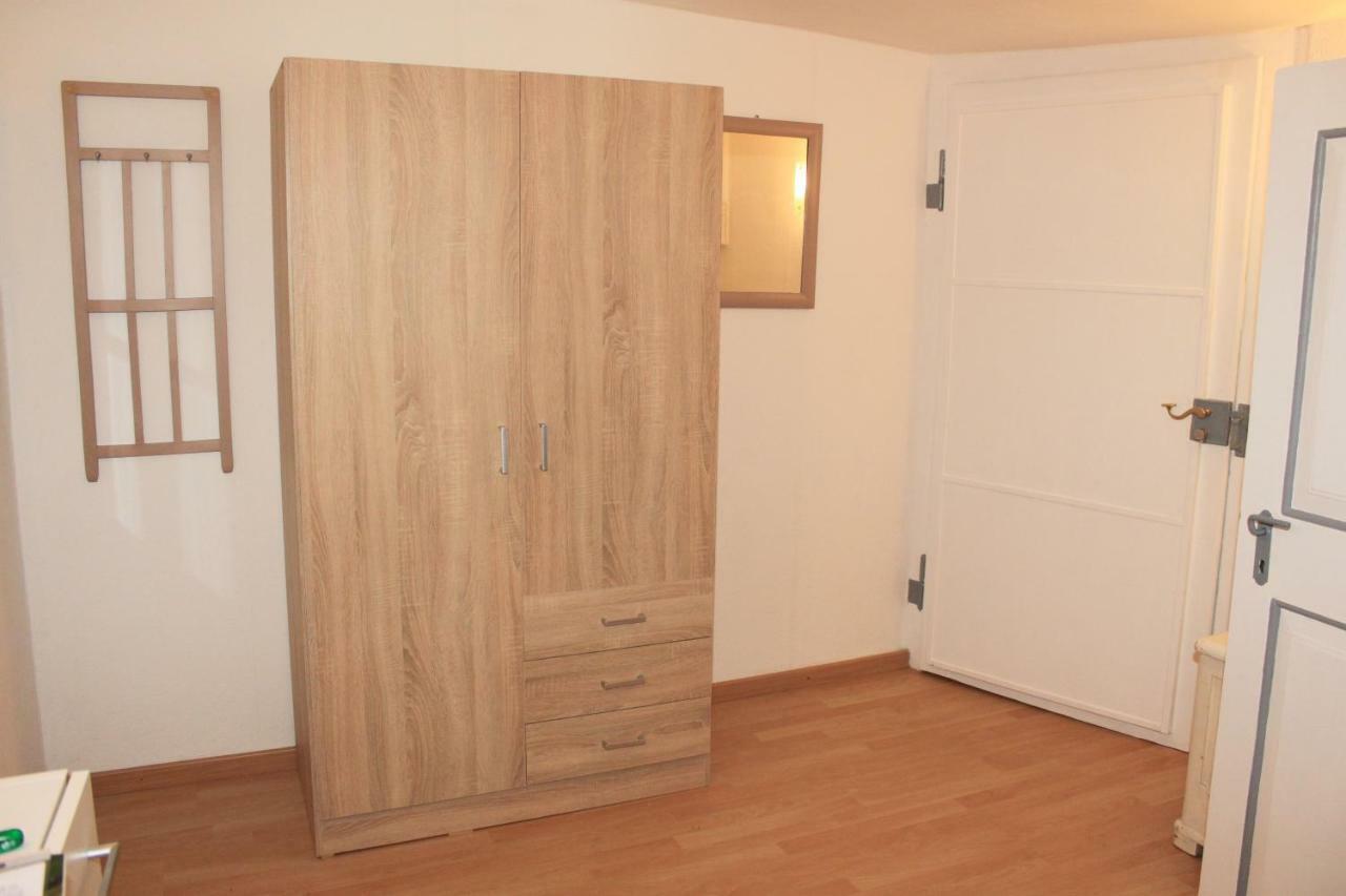 Haus Zum Kleinen Helm Daire Erfurt Dış mekan fotoğraf